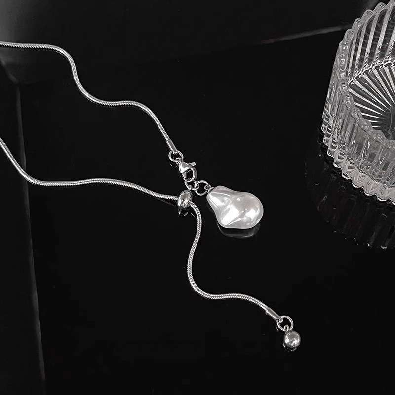 New Elegant Baroque Pearl Titanium Steel Necklace for Women, Autumn and Winter Simple High-end Long Non-fading Choker Sweater Chain Jewelry for Women