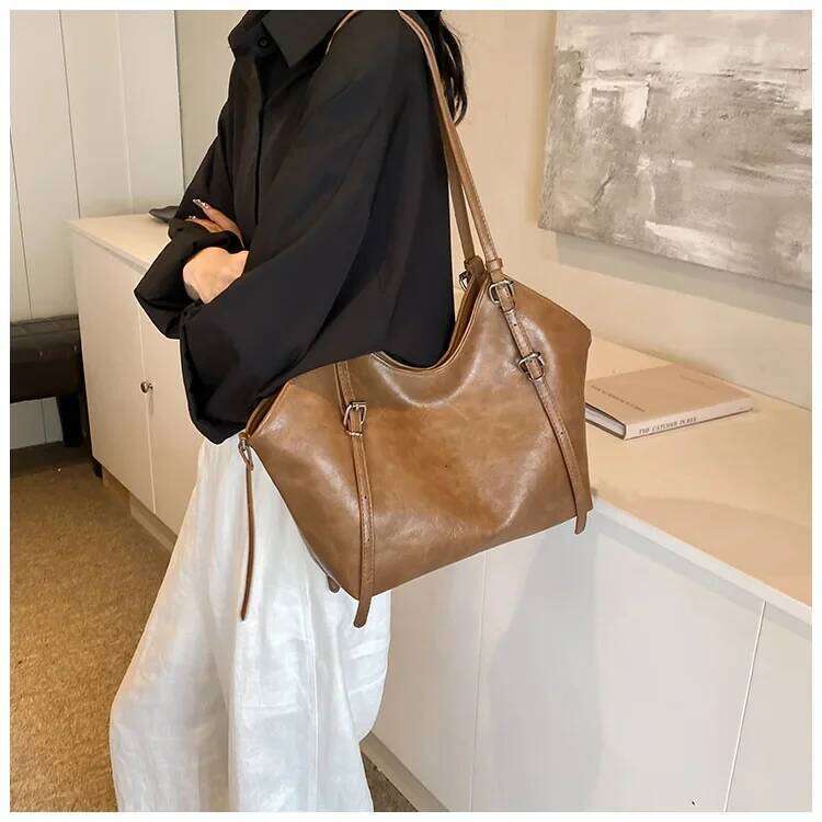 2024 New Retro Lazy Fashion Large Capacity Oblique Span Relaxed Sense Of Single Room Bag