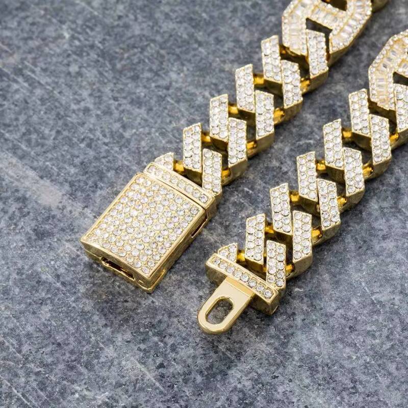 Custom Moissanite Cuban Link Chain Iced Out Hip Hop Necklace for Men 18K Gold Plated VVS Bling Jewelry Wholesale Supplier