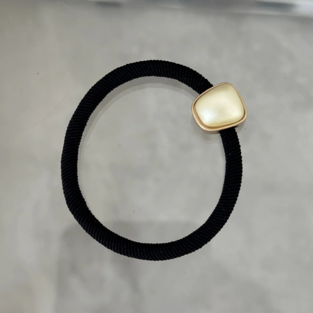 Elegant Love Clover Design Women's Hair Ties - Gentle Pearls & Soft Elastics for Everyday Use
