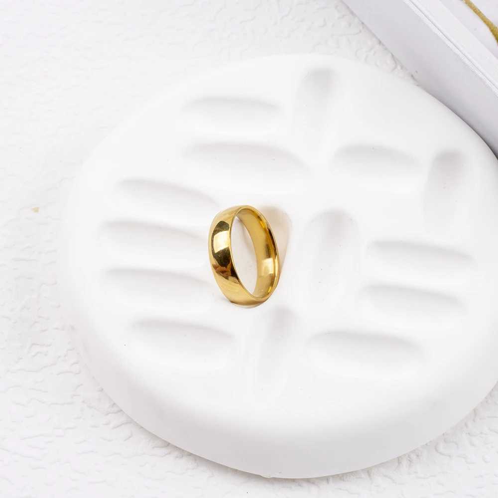 50 pieces/batch wholesale smooth stainless steel rings suitable for men women parties wedding fingers jewelry accessories mixed width 2/4/6mm W250417