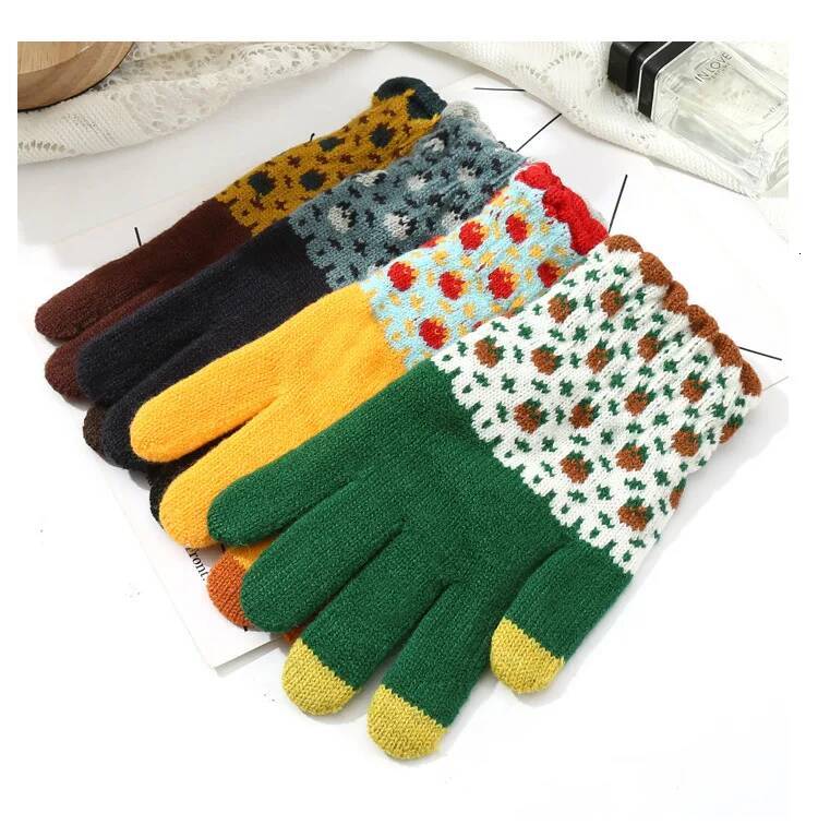 Winter Warm Cute Floral Wave Pattern Veet Riding Windproof Knitted Touch Screen Gloves ddmythur