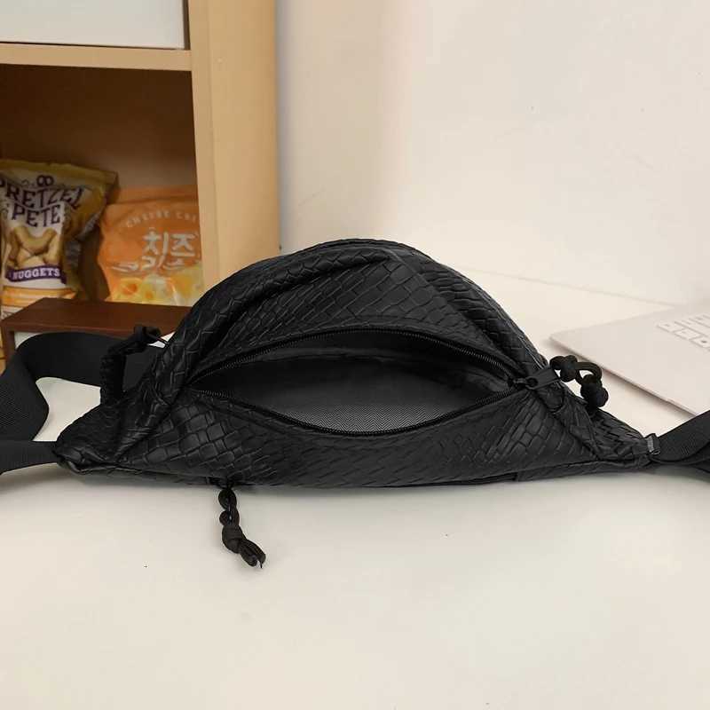 Man Waist Bag Large Capacity Leather Fanny Pack Unisex Woven Pattern Crossbody Bag Quality Belt Bag Y250724