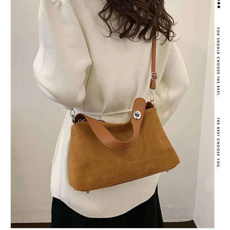 Unique Niche Fashion Design Bags 2024 New Popular Crossbody Underarm Bag