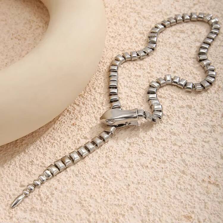 Punk Personality Animal Rattlesnake Snake Necklace Womens Fashion Show Snake Head Collar Body Chain
