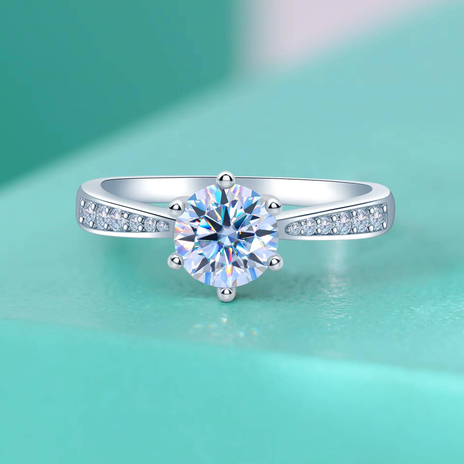 S925 Sterling Silver Fashionable Charm Six Claw Micro Inlaid Moissanite Ring for Women