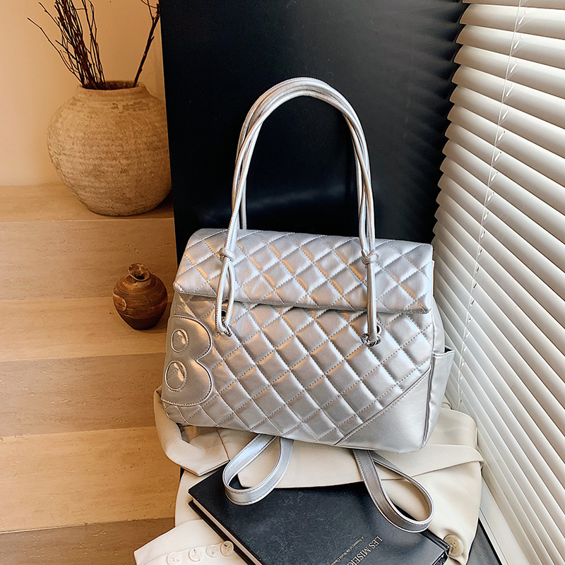 Luxury Brand Designer Bag New 2025 Kangpeng Quilted Large Tote Bag Large Capacity Commuter Crossbody Versatile Single Shoulder Double Shoulder Bag For