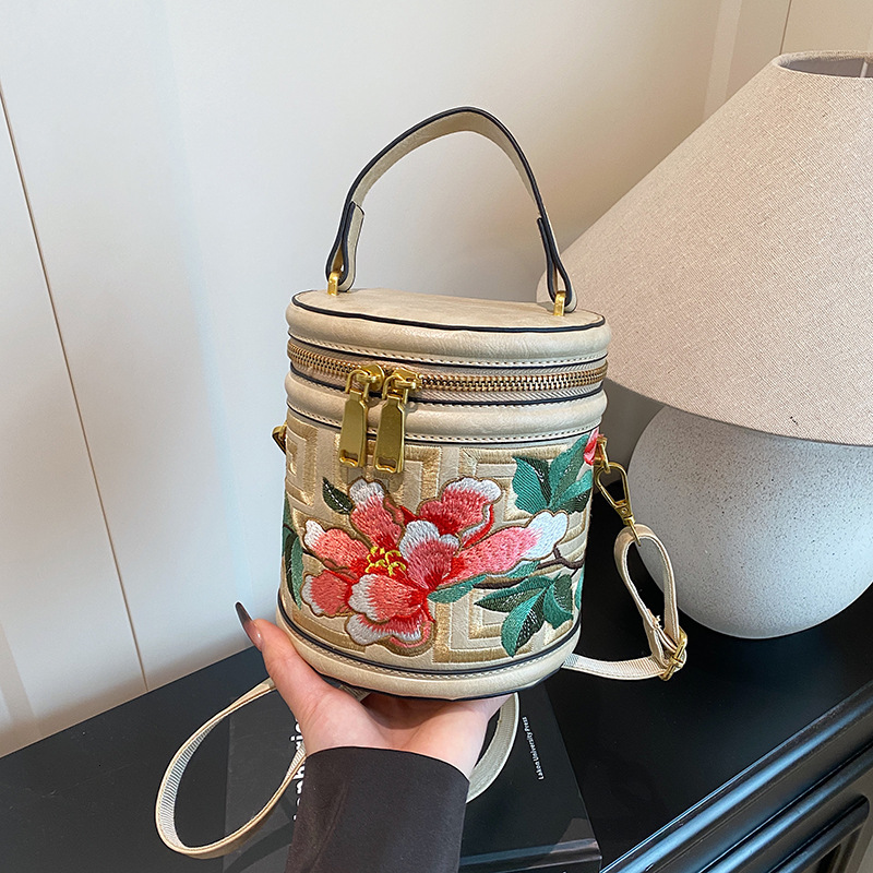 Luxury Brand Designer Bag Foreign Trade High-Value National Style Suzhou Embroidery Niche Pen Holder Bag Single Shoulder Crossbody Bag For Women Porta