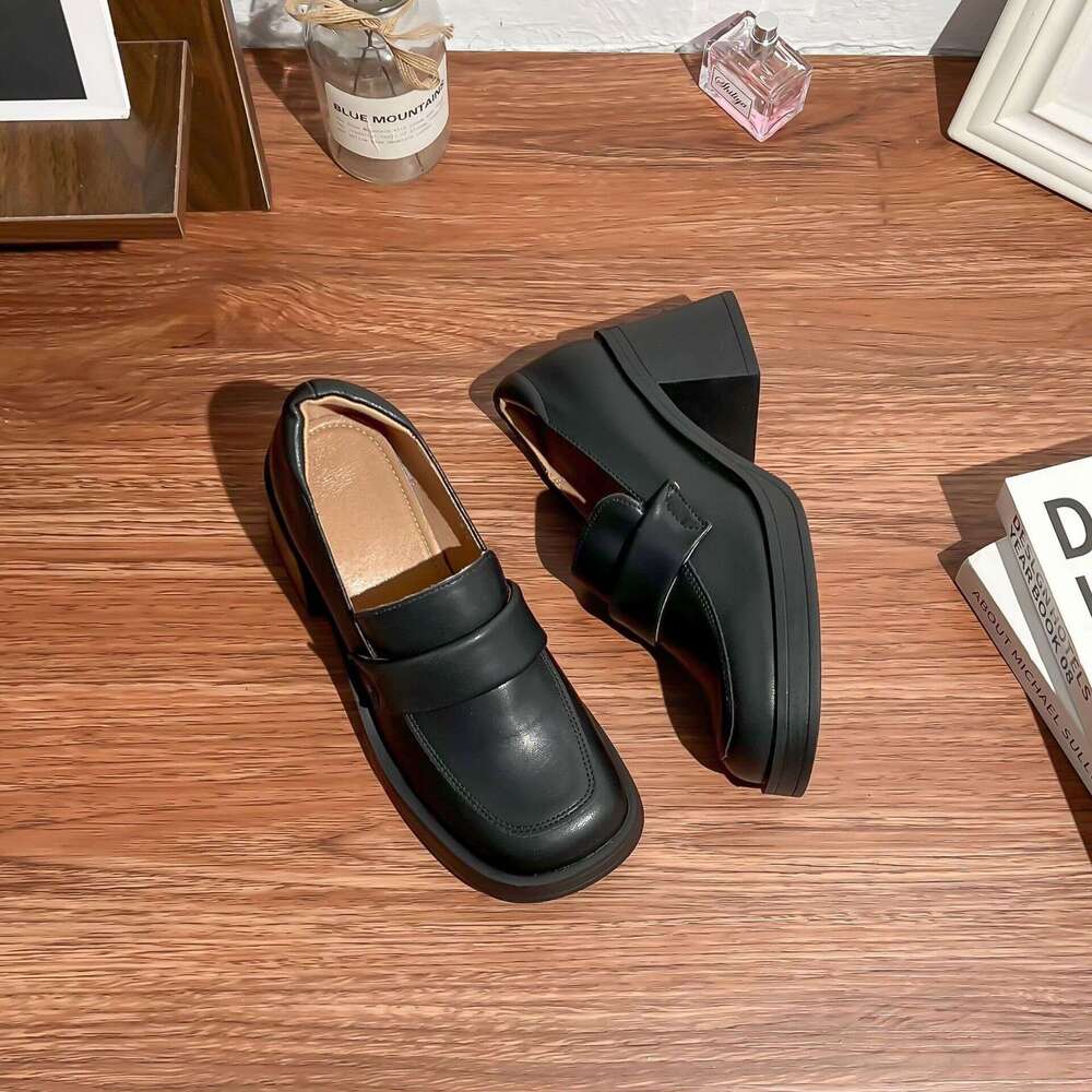 Petite Thick-Soled Height-Increasing 2025 French Style Loafers Comfortable Soft Leather Shallow Mouth Shoes for Women