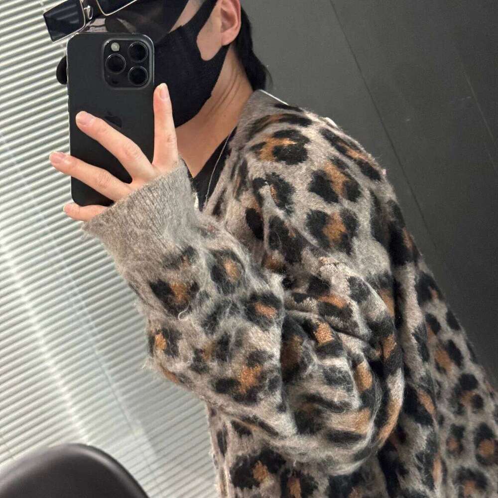 2025 Men's Women's Retro Knitwears Trendy Leopard Print Chic Long Sleeve Sweater Loose Casual Versatile Fashion Knitted Cardigan