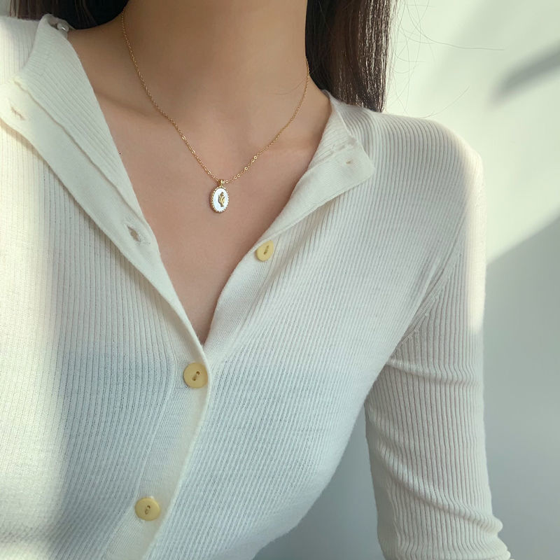 White Mother-of-pearl Tulip Necklace For Women Ins Style, Non-fading 2025 New Korean French Luxury Designer Necklace Style Internet Celebrity Collarbo