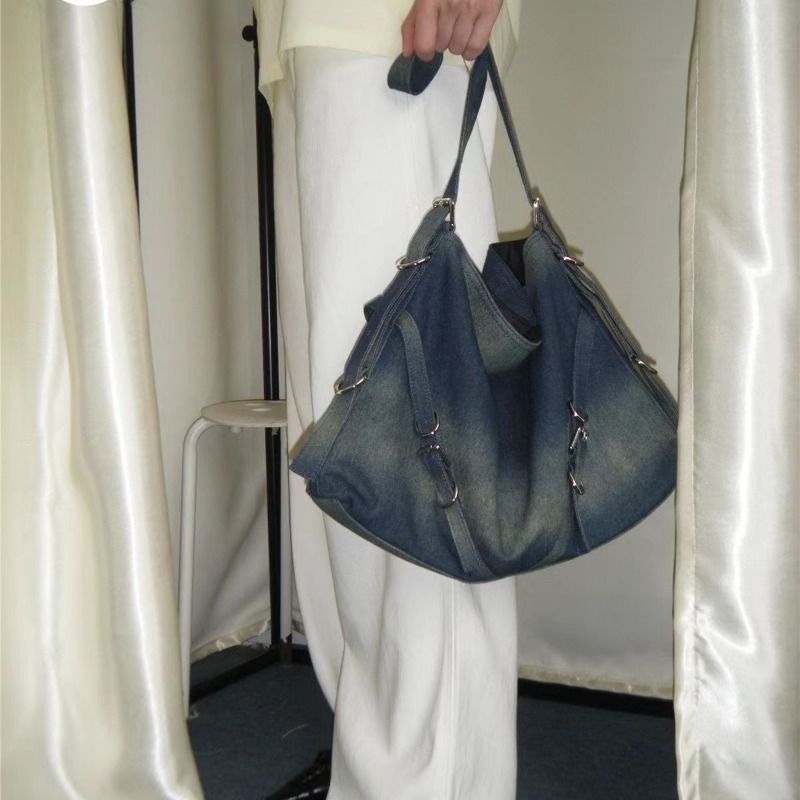 Large Capacity Shoulder Bag Retro Street Messenger Bag Versatile Casual Tote Bag