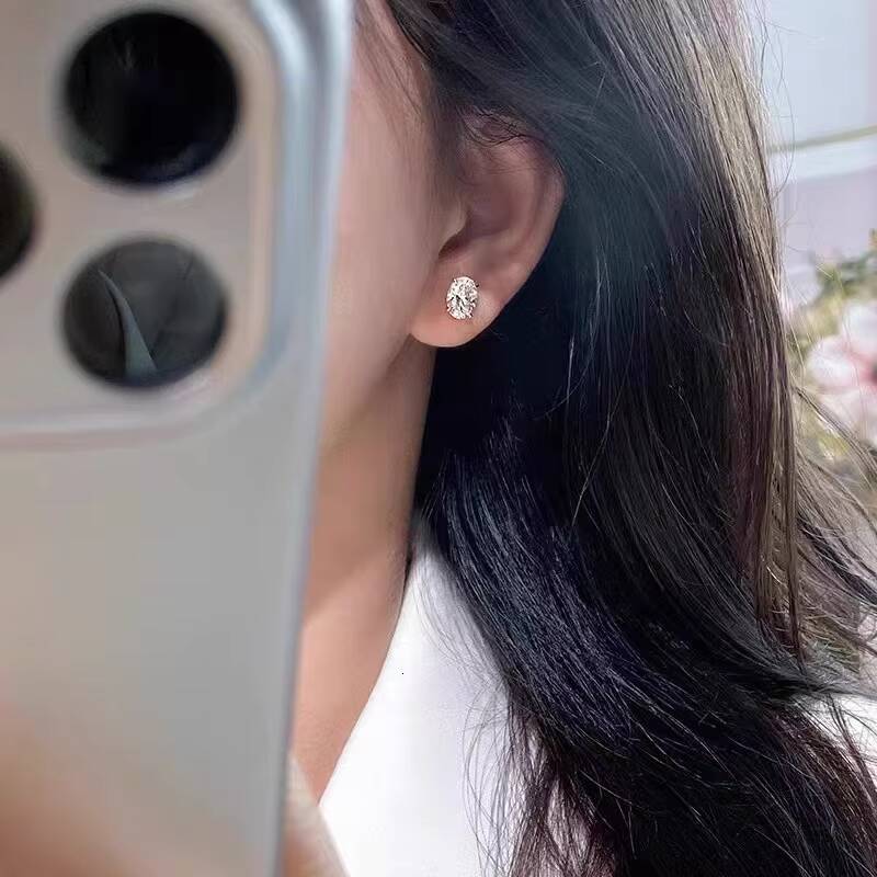 Moissanite Silver Stud Earrings 1Ct Hypoallergenic 925 Sterling Silver Stud With GRA Certificate