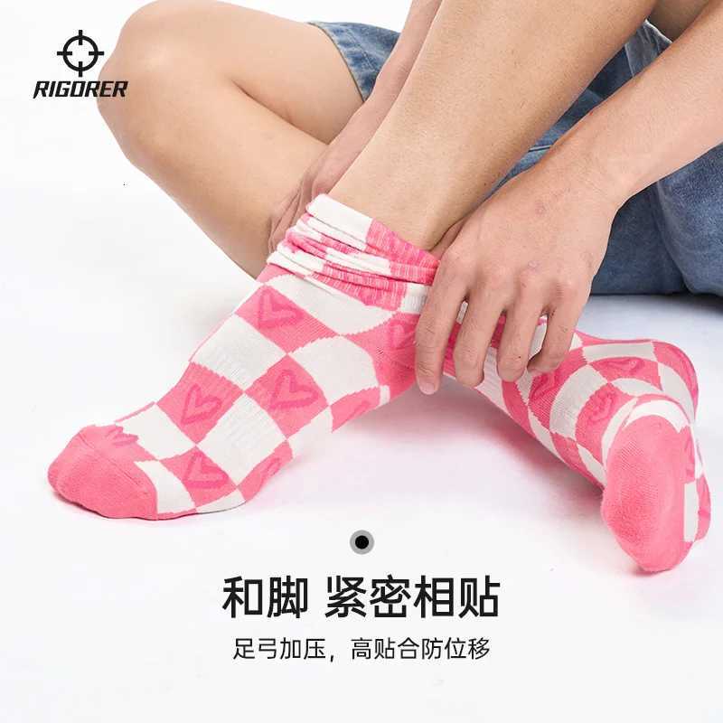 Rigorer Checker Casual Socks Mens Black and White High-barrel Sports Socks Trendy All-match Stockings American Vintage Socks X250725