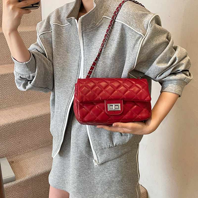 Free shipping designer bags for womens Shoulder bags black pink beige sliver red yellow Fashionable Advanced chain diamond grid single shoulder crossb