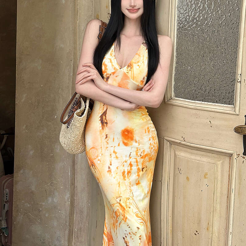 2025 Women's Summer New Fashion Printed Tie-Dye Strap Halter Backless Dress d25