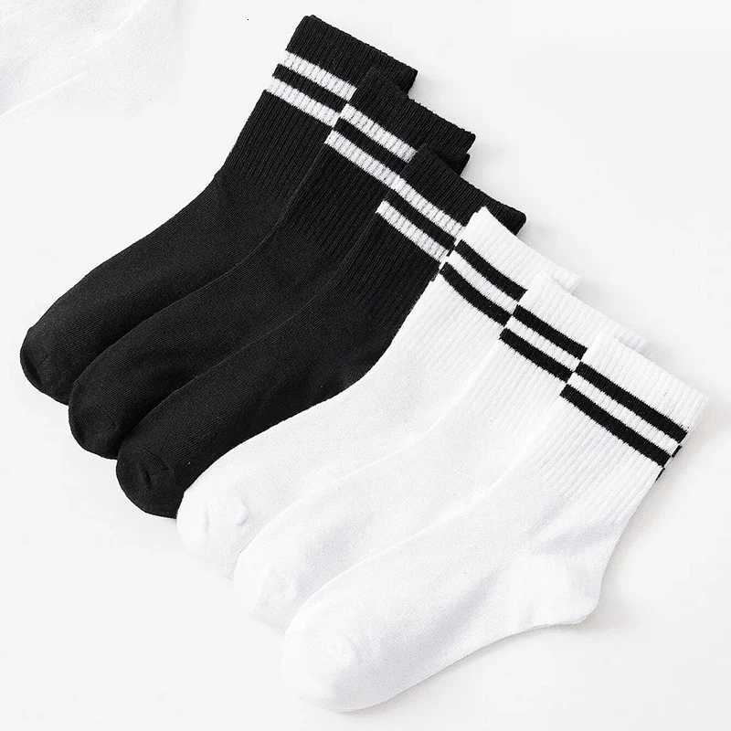 10pcs=5pairs High Quality Men Socks Cotton Breathable Sweat-absorbent Middle Tube Black Socks Deodorant Business Men Gift Socks X250725