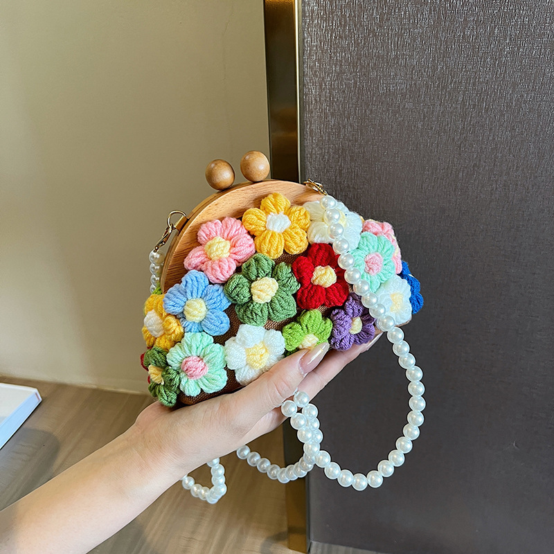 Luxury Brand Designer Bag Fresh And Sweet Clip Bag Korean Style Ins Cotton Thread Pearl Flower Bag Sweet Beaded Chain Shoulder Crossbody Bag