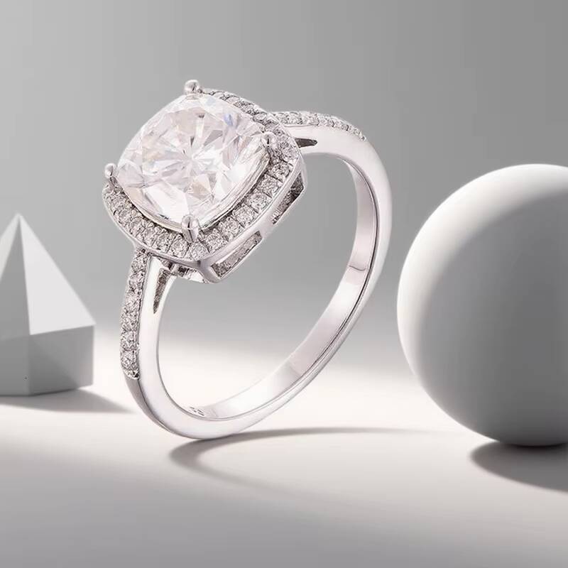 Luxury Jewelry Women Wedding Moissanite Rings Fine Jewelry Rings Fat square Moissanite Inlay Suitable for Wedding Rings