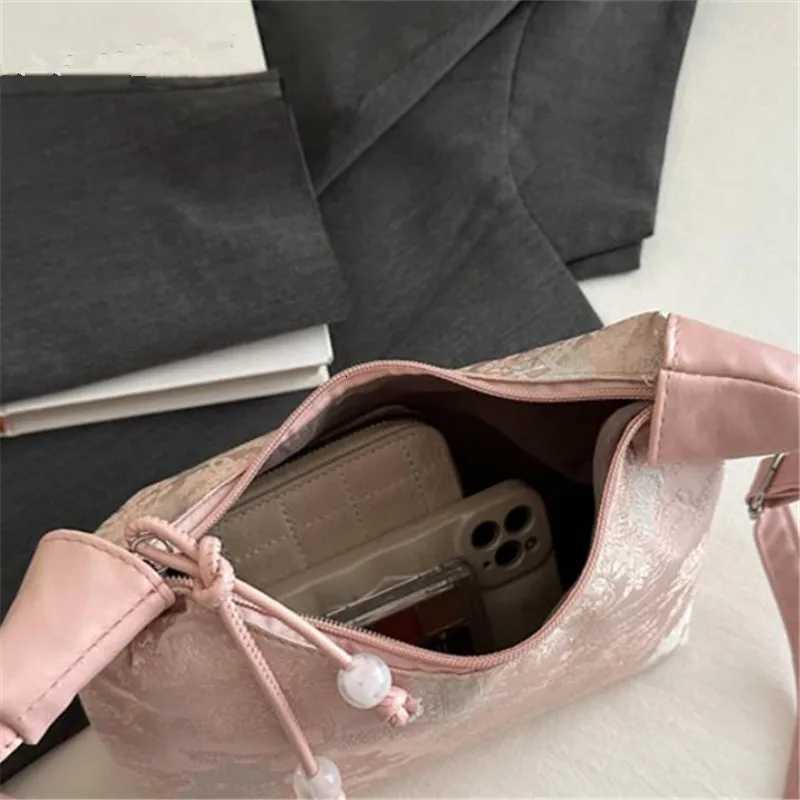 Chic Trend for Women Light Simple Shoulder Crossbody Bags with Large Capacity for Women Portable Phone Bag and Coin Purse Y250725
