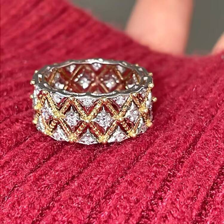 Vintage Design S925 Silver High Fashion Womens Ring European Style with Mossan Diamond Beautiful Moissanite Rings