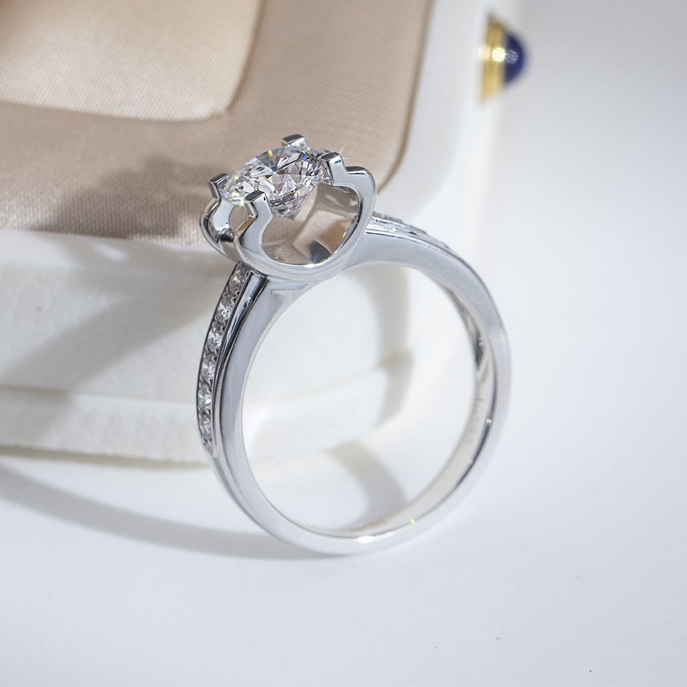 Customized Jewelry 14K Gold 1ct Round IGI Lab Diamond Engagement/Wedding Ring