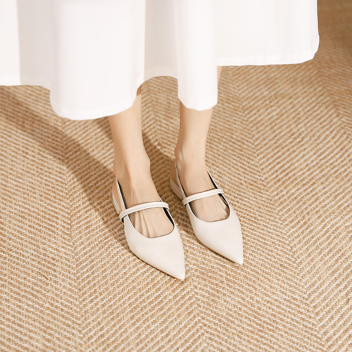 238-3 Simple Versatile Pointed Toe Flat 2024 New Style One Strap Backless Low Heel Women's Shoes ddmythur