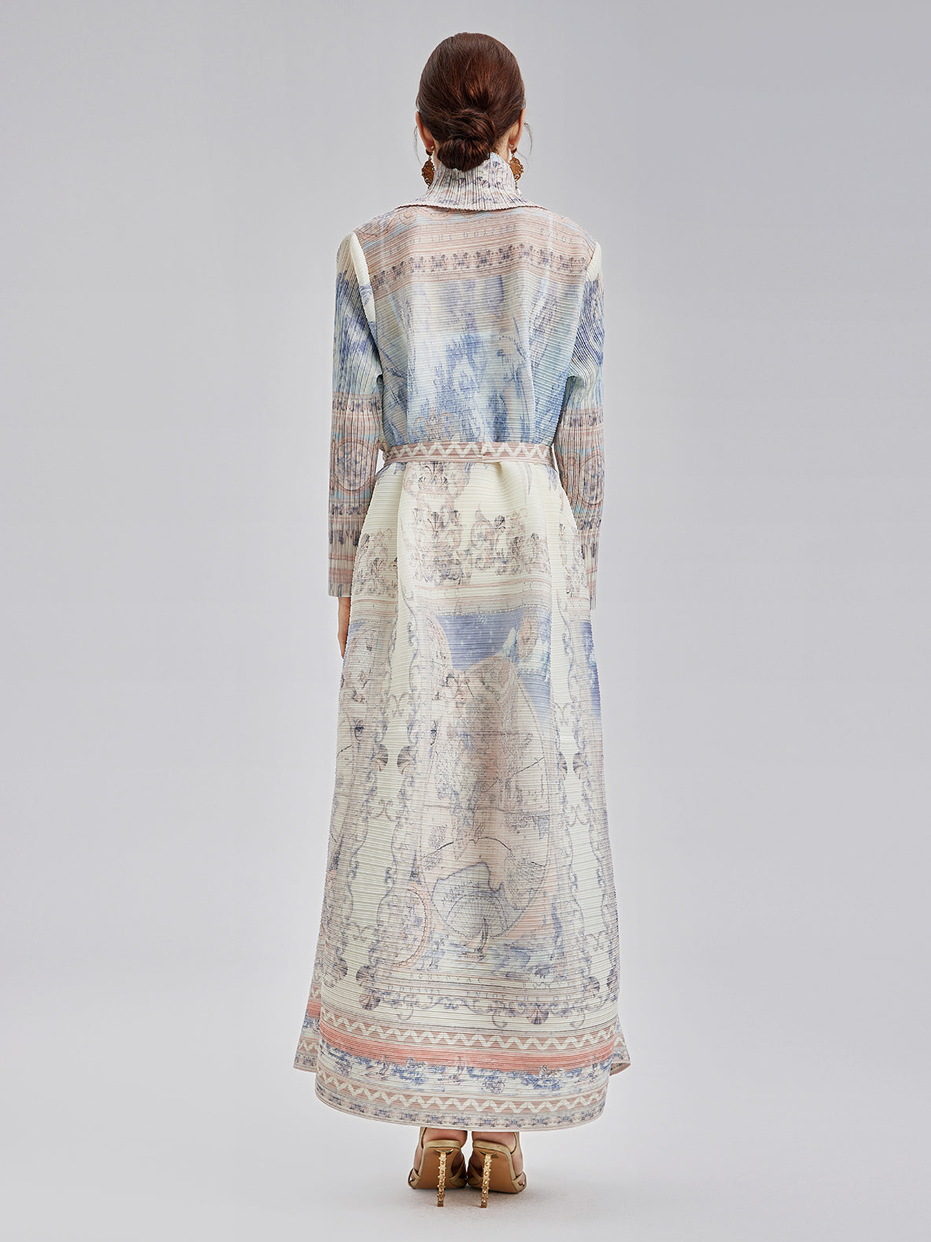 Ethnic ClothingThe Abaya long windbreaker for women is elegant, loose, large-sized printed cardigan and shawl in an Arabian style. It's trendy NZ