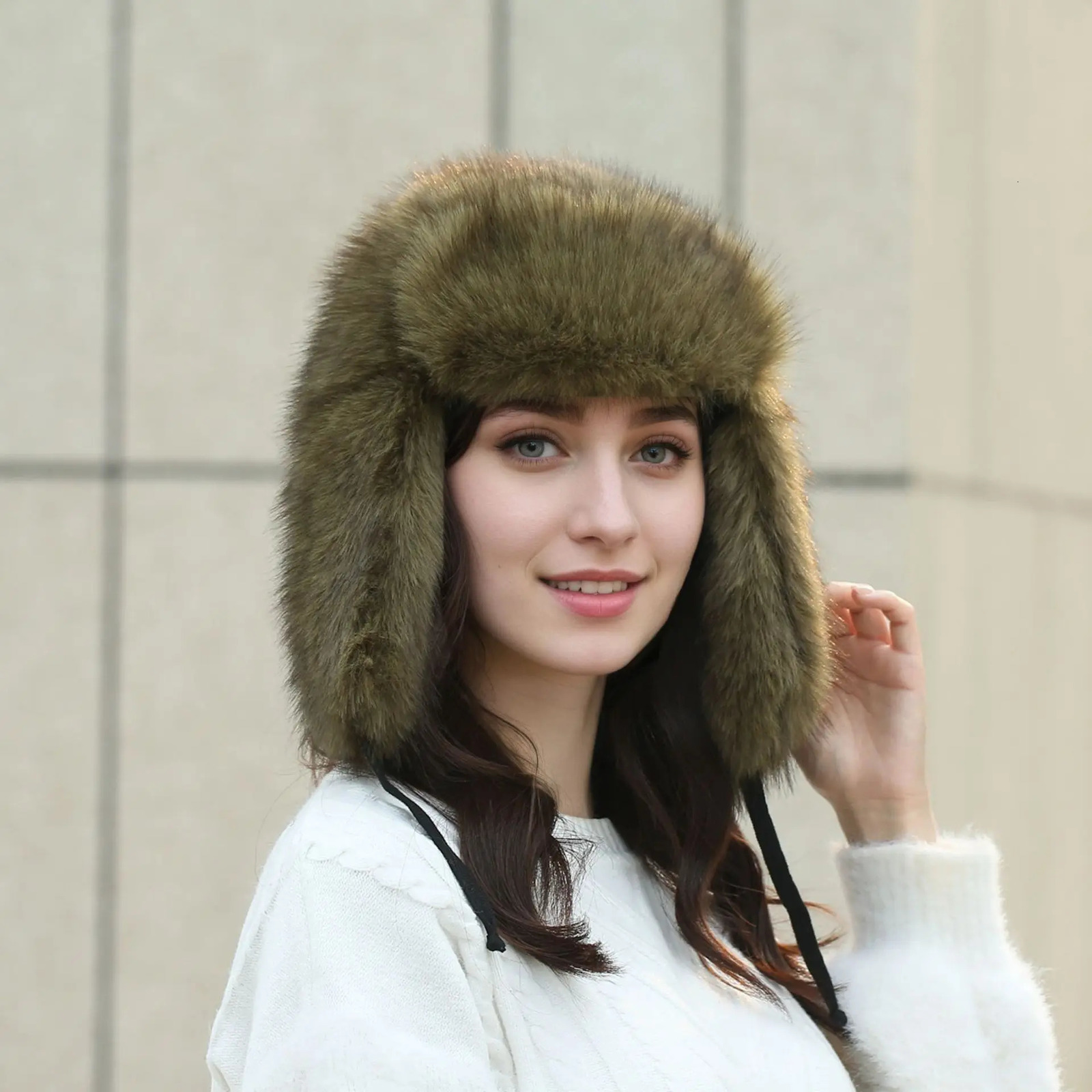 Fashion Fluffy Winter Hats For Women Russian Female Round Cap Faux Fur Hats Faux Raccoon Fur Beanies Faux Fox Bomber Hat 250724