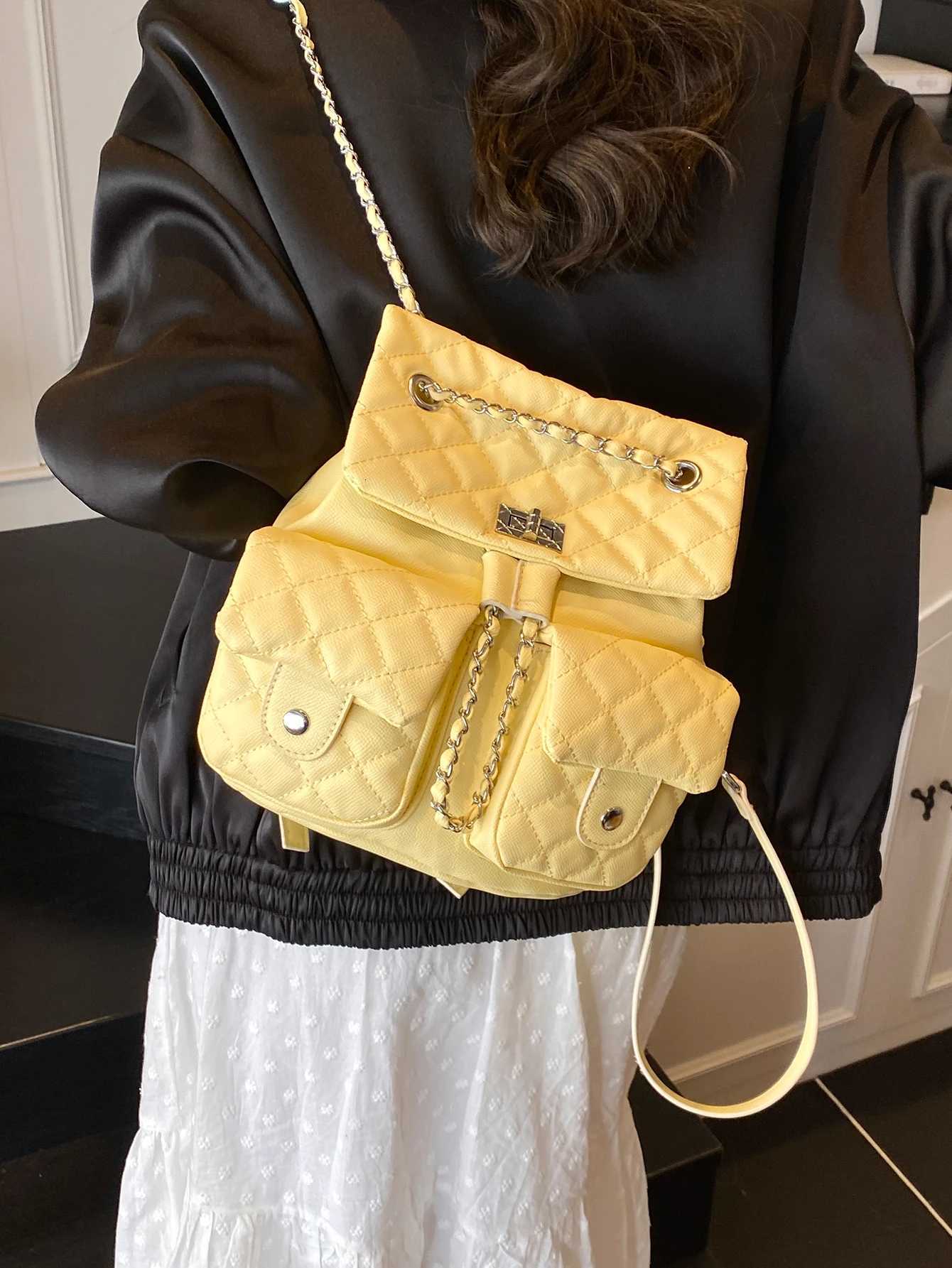 2025 Summer New Fashionable Diamond Chain Bag Casual Large Capacity Backpack for Women Y250725