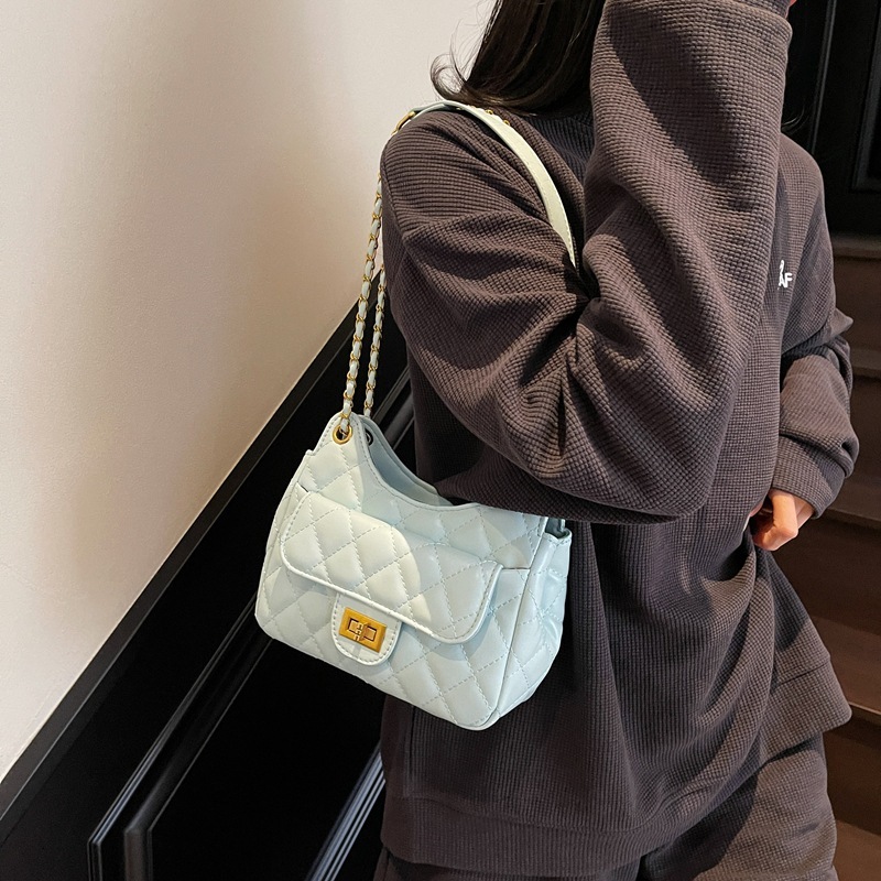 Luxury Brand Designer Bag Style Quilted Chain Underarm Bag For Women 2025 New Fashion Single Shoulder Crossbody Bag Light Luxury Small Square Bag Tren