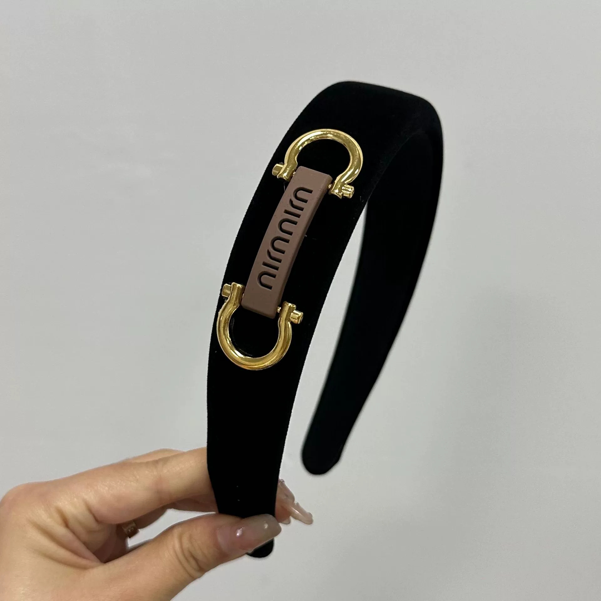 Horseshoe buckle headband~Black velvet high skull top retro French style small fragrance headband