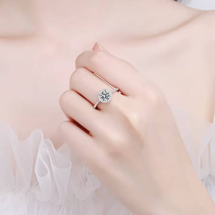 S925 Sterling Silver Round Moissanite Ring Direct Sales Fashion Ring From Merchant
