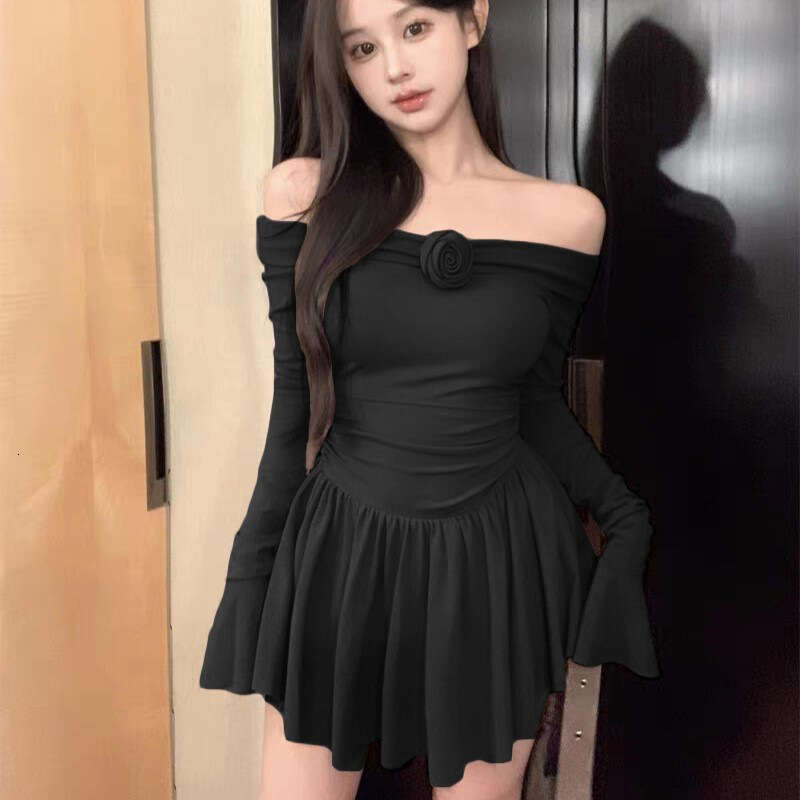 2023 Autumn New Women's Solid Color Slim High Waist Fashion Off-Shoulder Long Sleeve Dress 538