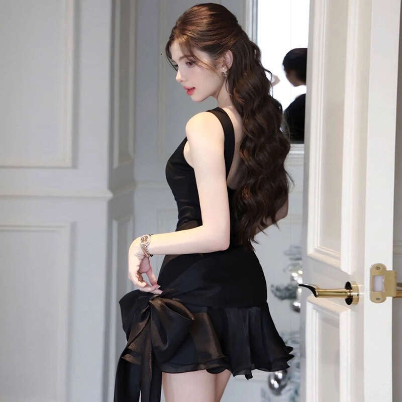 2024 Autumn Winter New Women's Solid Color Slim High Waist Street Fashion Strap Backless Dress 907