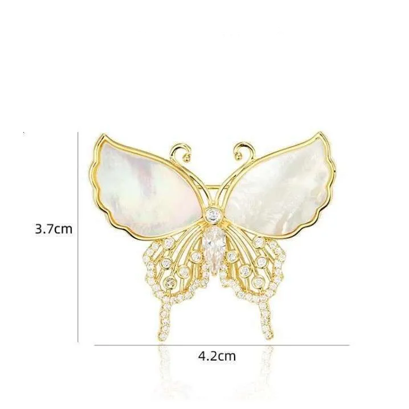 Butterfly Brooch for Women High-End Niche Elegant Pin Fixed Clothing Suit Pearl Accessory