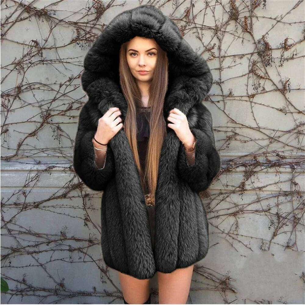 Designer Clothing 2025 S-5Xl Winter Warm Plush Coat Women Striped Faux Fox Fur Collar Cardigan Outstreet Wear Thick Long Sleeves Jacket With Hooded