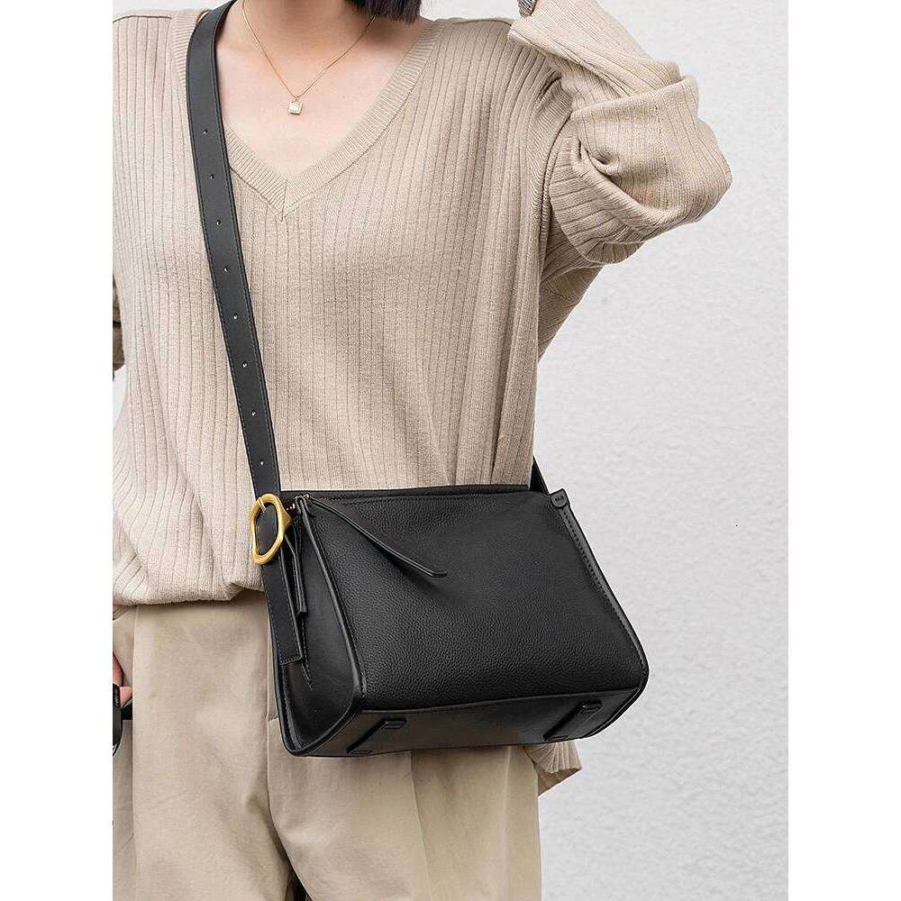YANATARI Vintage Messenger Cowhide Leather Soft Leather Large Capacity Minimalist Crossbody Women Female Bag 25075-26