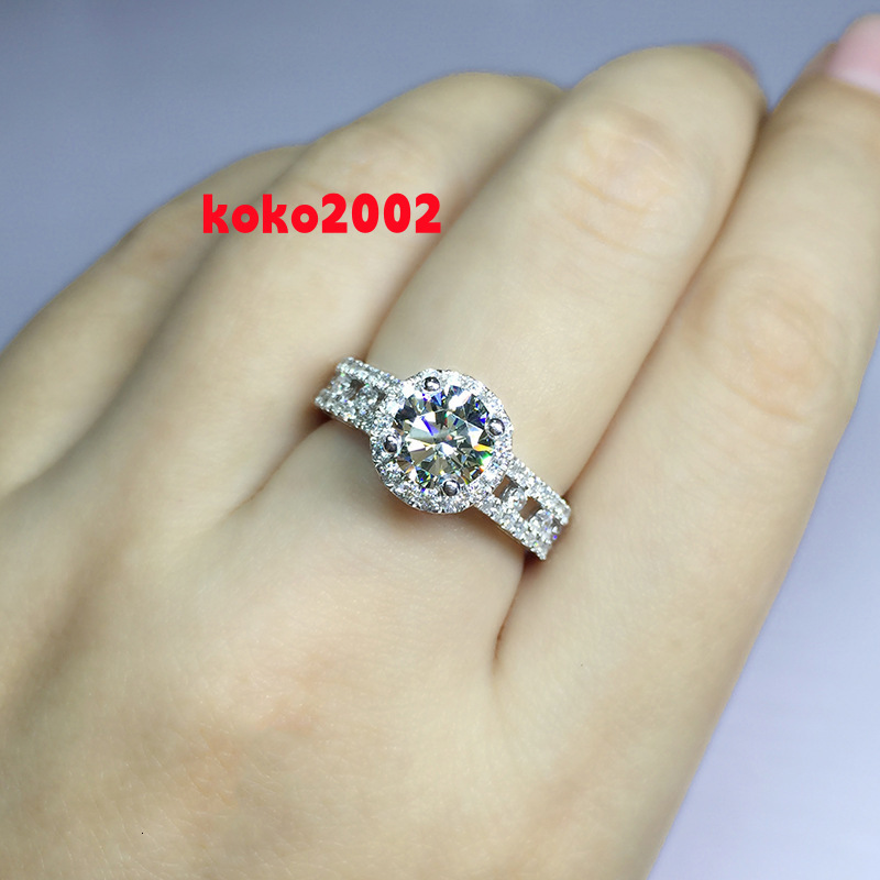Simulated Moissanite Engagement Ring for Women 8 Hearts 8 Arrows Adjustable Open Band Fashion Jewelry
