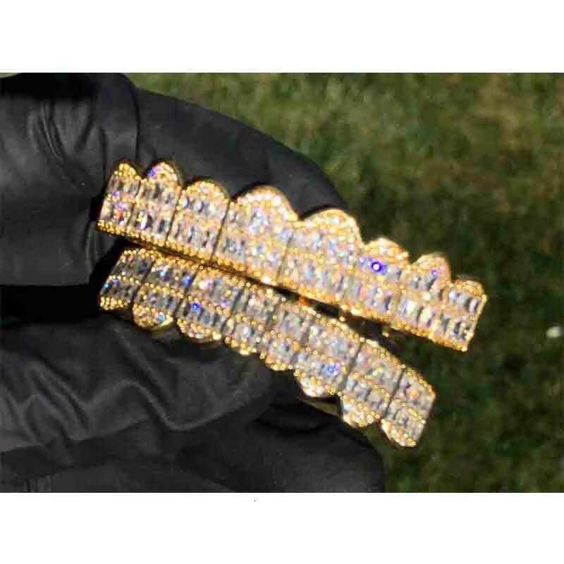 Custom 18K Gold Hip Hop Grillz Iced Out VVS Moissanite Diamond Grillz Teeth