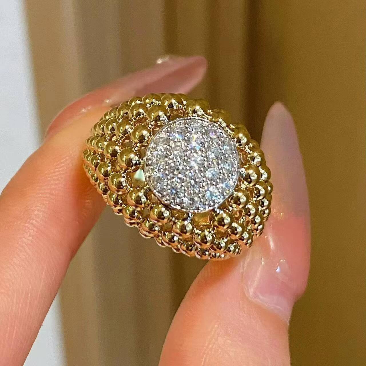 Luxurious S925 Silver Moissanite Ring Daily Wear Matching Dresses Irregular Lines Design with Gift Idea