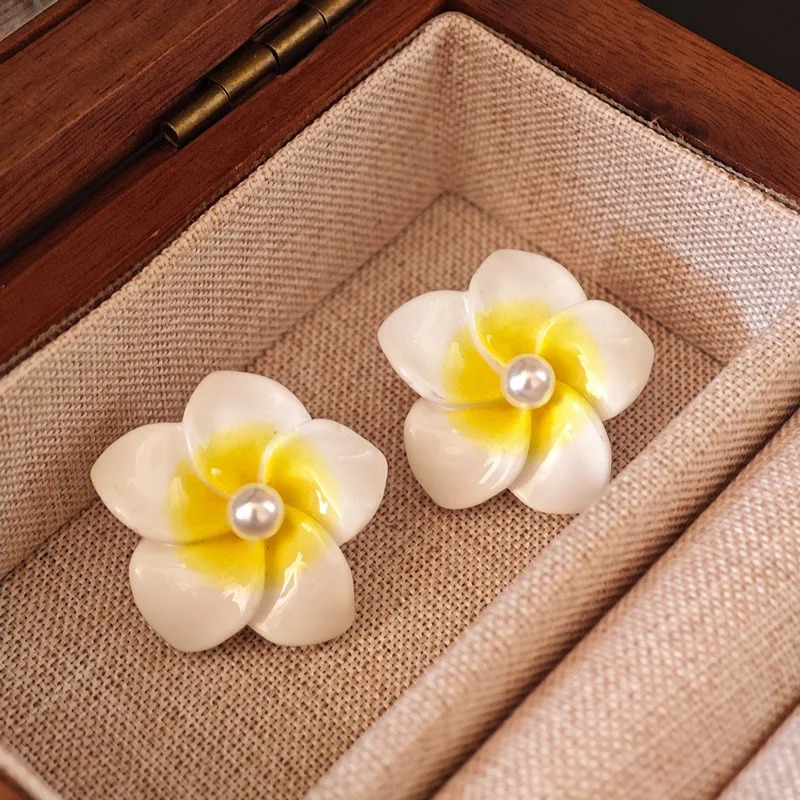 Temperament Yellow Color Flower Stud Earrings For Women Trend Sweet Fashion Ear Piercing Body Jewelry korean Style Girl Gift 250722