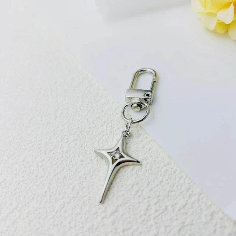 94PB Metal Hollow Star Keychain Moon Keyring Bag Pendant Jewelry Accessories for Women Men Backpack Ornament Car Key Rings 250722