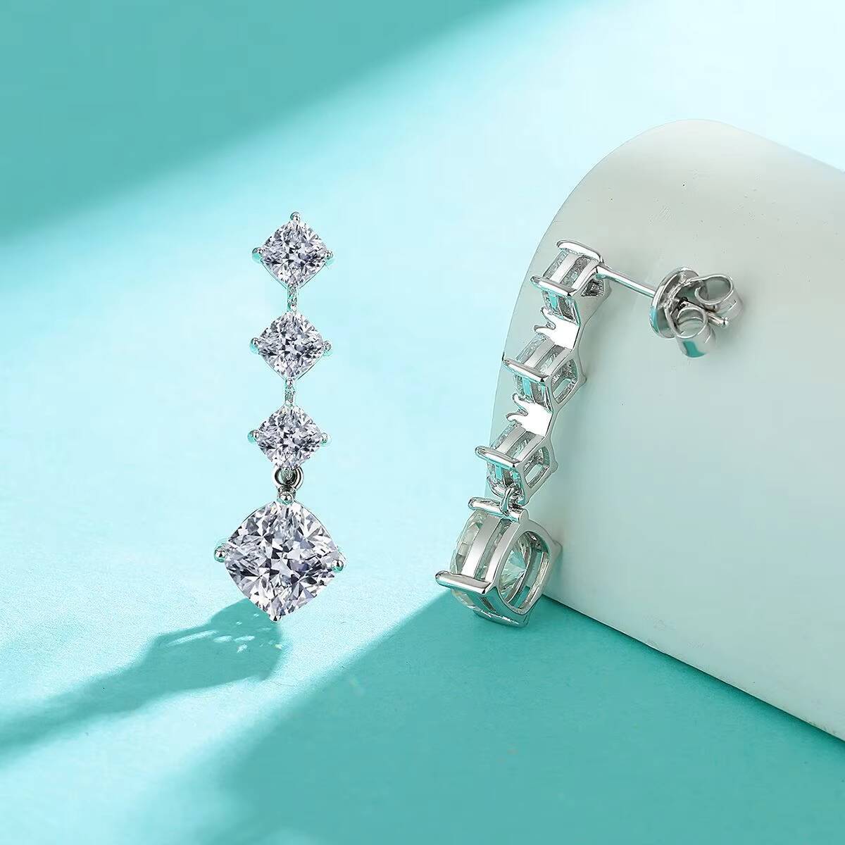 Wholesale 925 Sterling Silver Diamond Style GRA VVS 2ct Moissanite Earrings for Women Retro Luxury Fashion Jewelry for Weddings