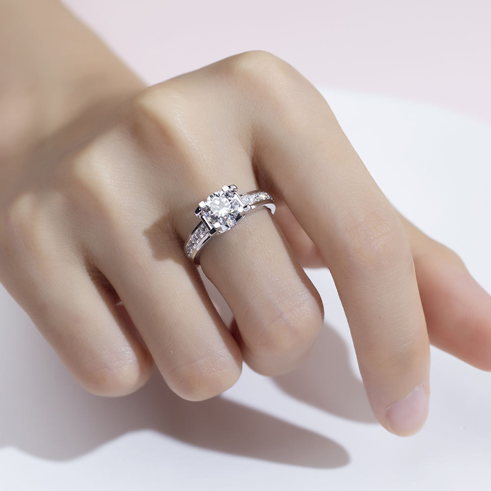 Customized Jewelry 14K Gold 1ct Round IGI Lab Diamond Engagement/Wedding Ring