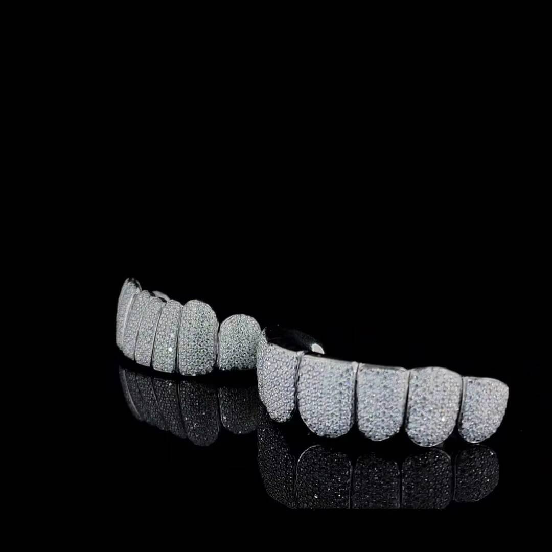 Best Quality 18K Gold Fully Iced Out Teeth Grillz Hip Hop Style with Freshwater Pearl Moissanite Diamond Teeth Grinder