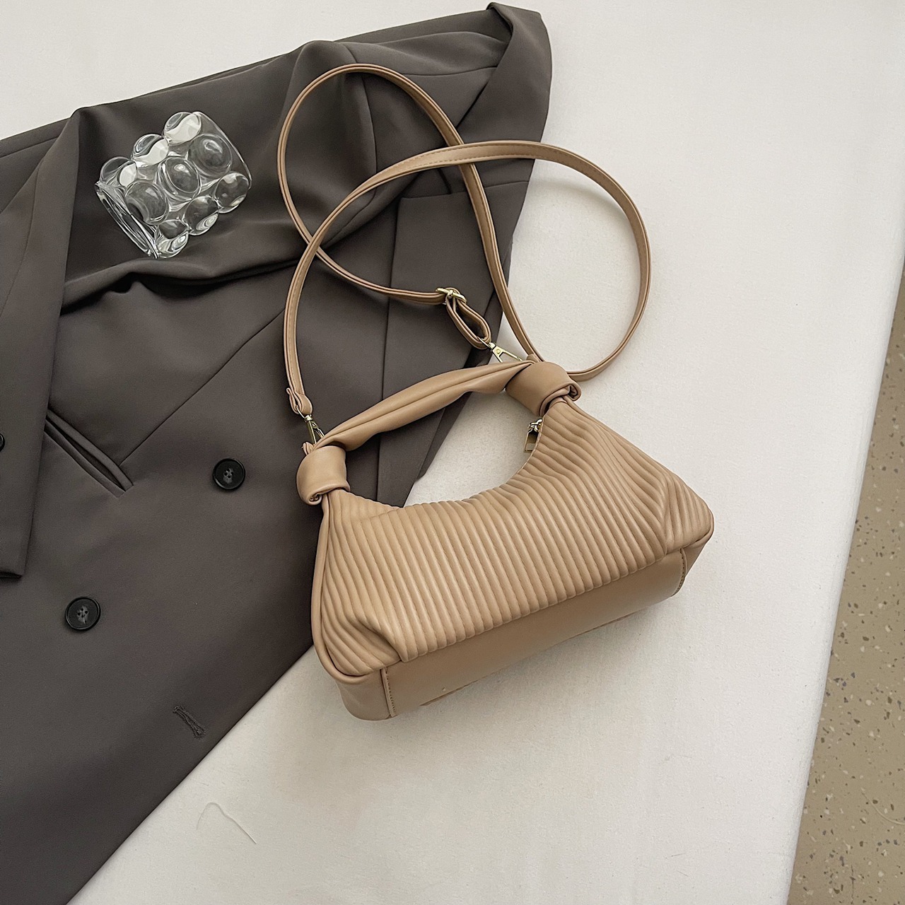 Luxury Brand Designer Bag French Niche Crossbody Bag For Women 2025 New Versatile Handbag Shoulder Bag High-End Plaid Underarm Bag