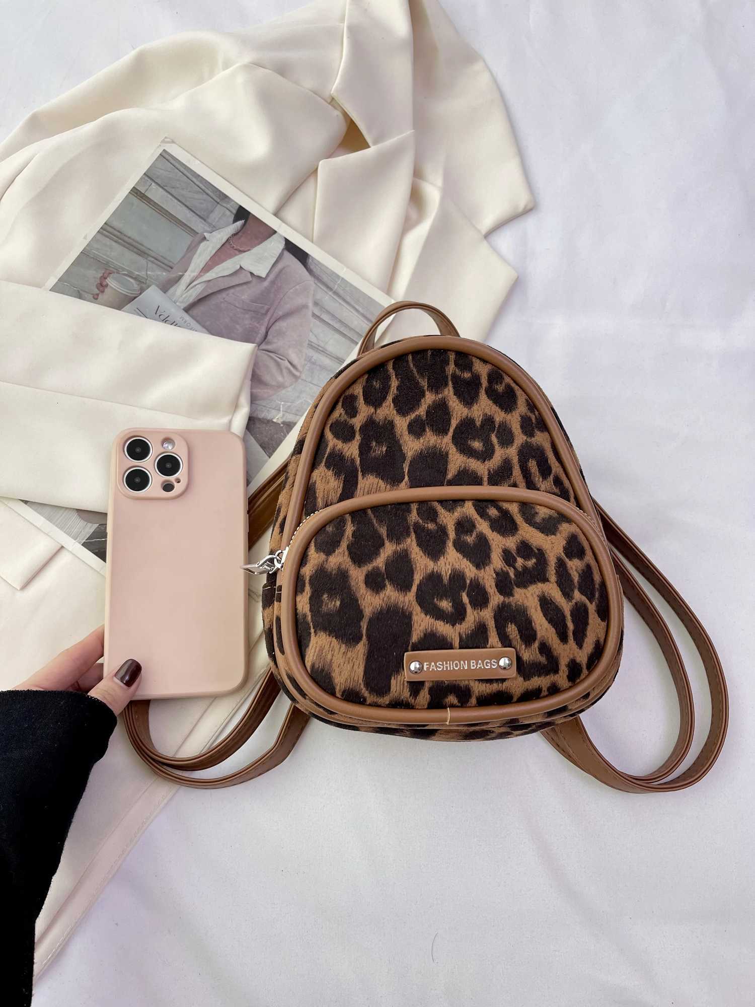 2025 New Autumn and Winter Shoulder Bag Leopard Print Mens Backpack Versatile Mini Travel Printed Backpack Y250724