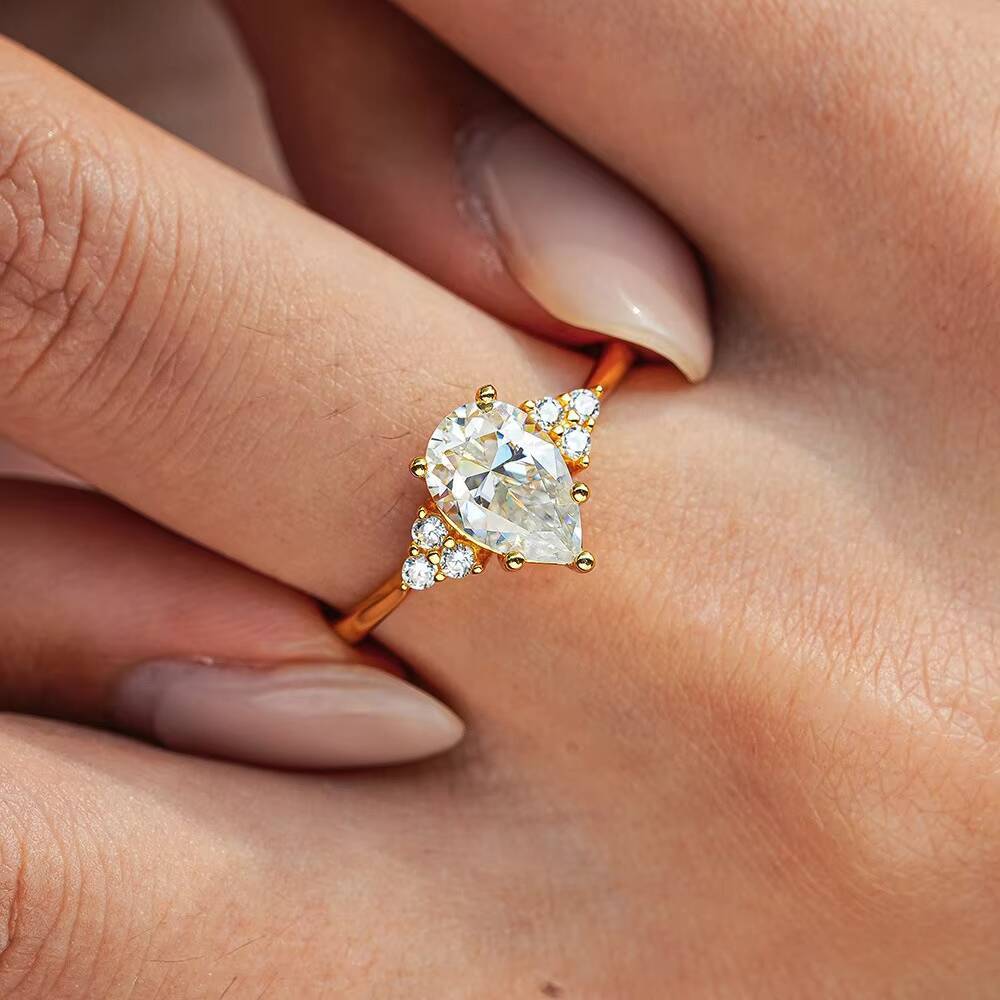 VANFI Retro Gorgeous D-Color VVS Moissanite Ring 925 Silver Gold-Plated Drip Drill Design with Claw Set Playful Style
