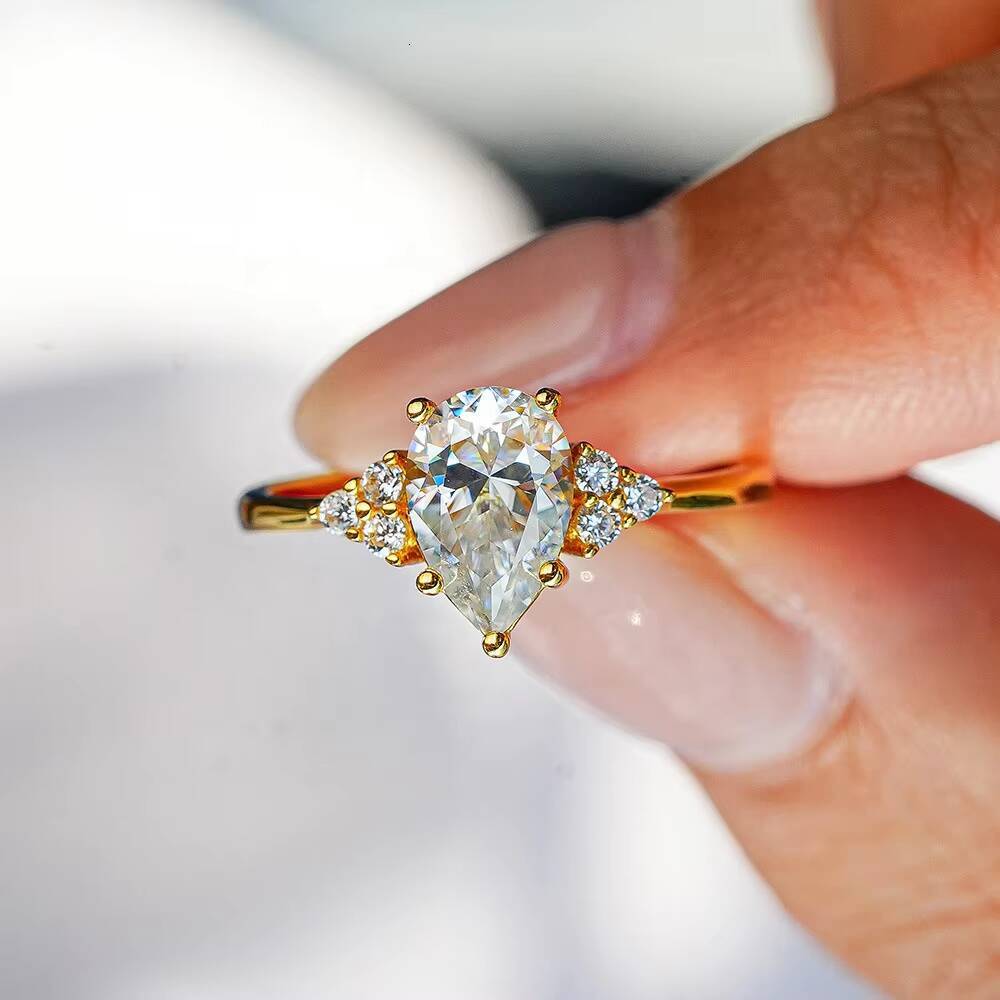 VANFI Retro Gorgeous D-Color VVS Moissanite Ring 925 Silver Gold-Plated Drip Drill Design with Claw Set Playful Style